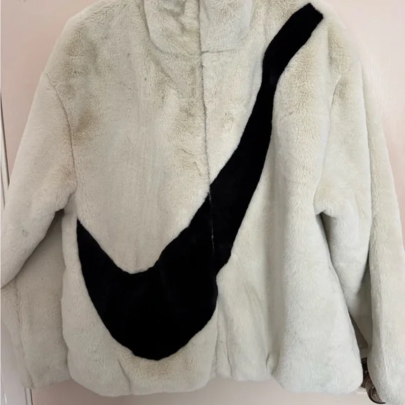 NIKE Women's and Men’s White and Black Faux Fur Jacket - Picture 1 of 5